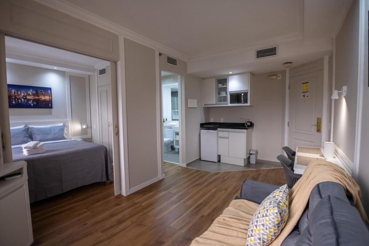 Flat Localizado Em Renomado-vila Olimpia * São Paulo