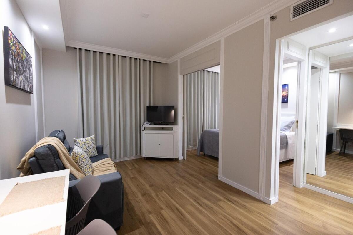 Flat Localizado Em Renomado-vila Olimpia * São Paulo